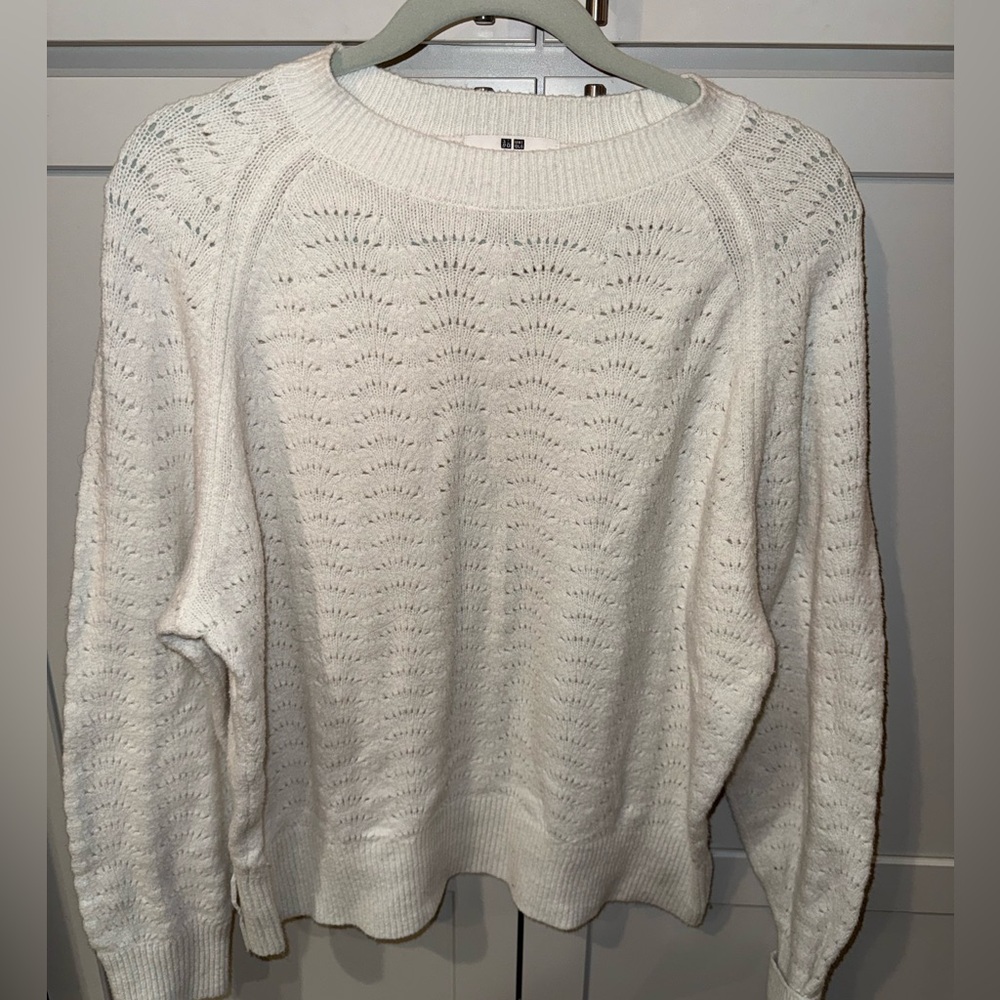Uniqlo White Pointelle Knit Sweater | Scallop Texture | Soft Balloon Sleeves | L